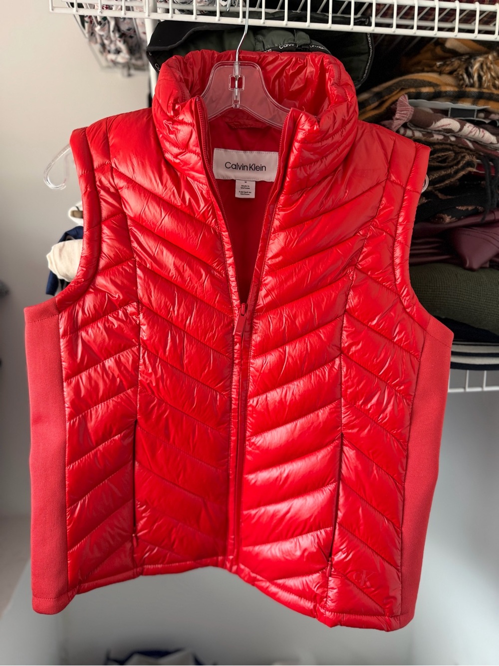 Calvin Klein Bright Red Quilted Chevron Puffer Vest women’s size medium